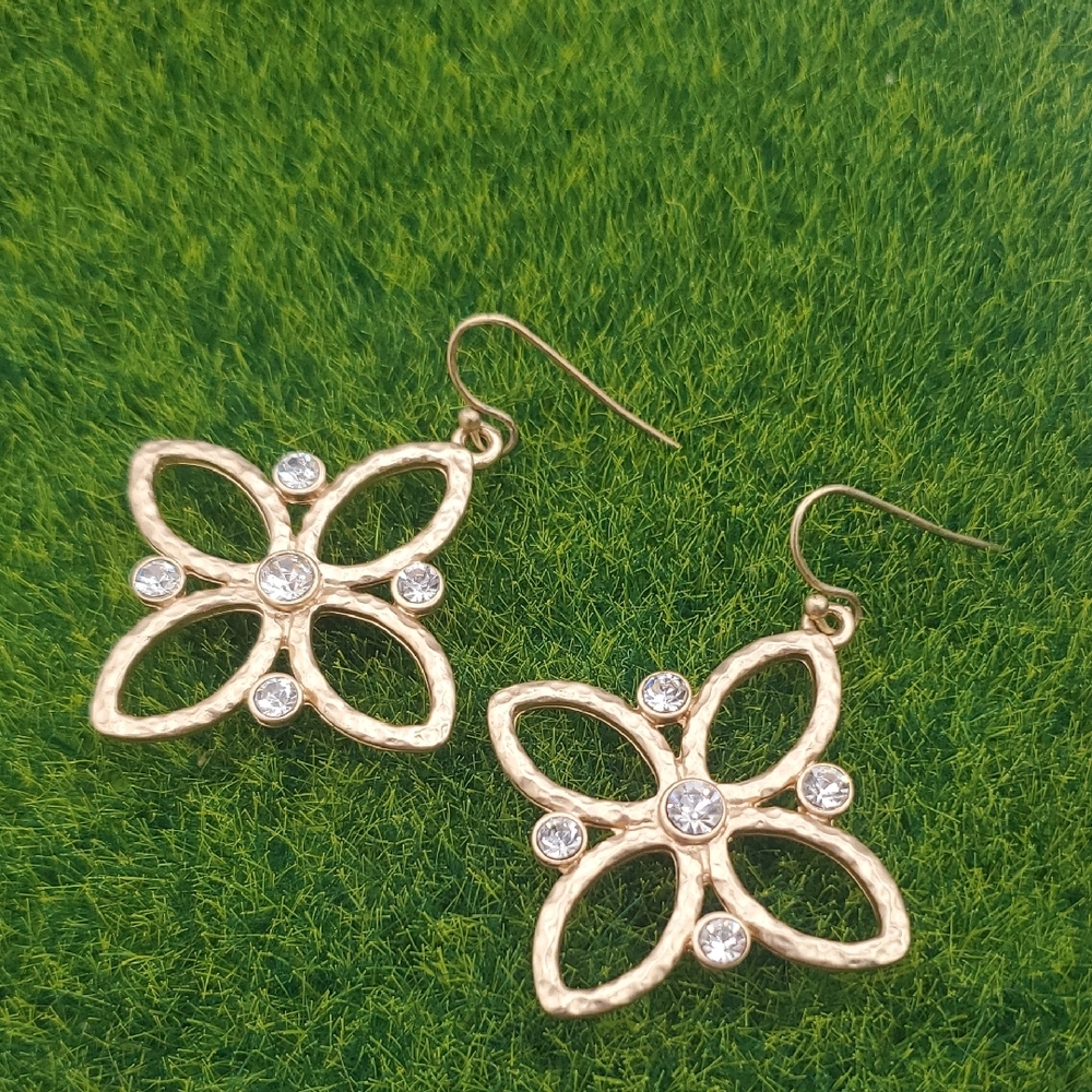 Elegant Gold Tone Lotus Celtic Flower Earrings E184